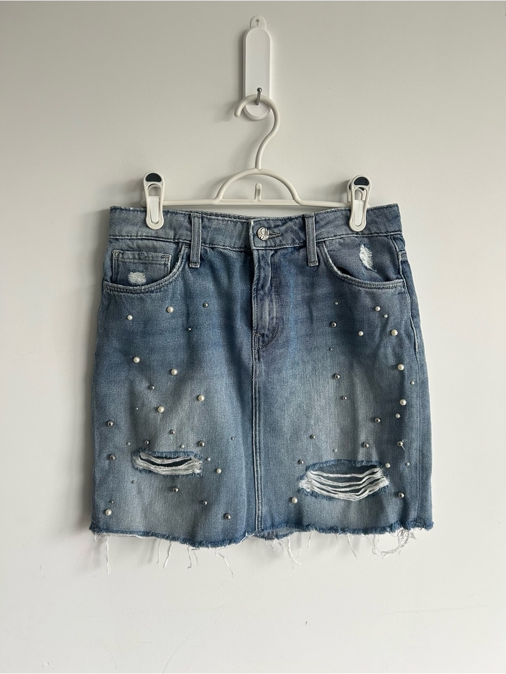 Mavi Pearl Embellished Distressed Denim Mini Skirt Y2K Raw Hem Jean Skirt